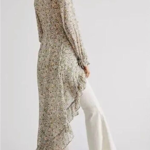New Free People Gigi Floral Chiffon
Maxi Top
Retail $198
Size L - Picture 3 of 13